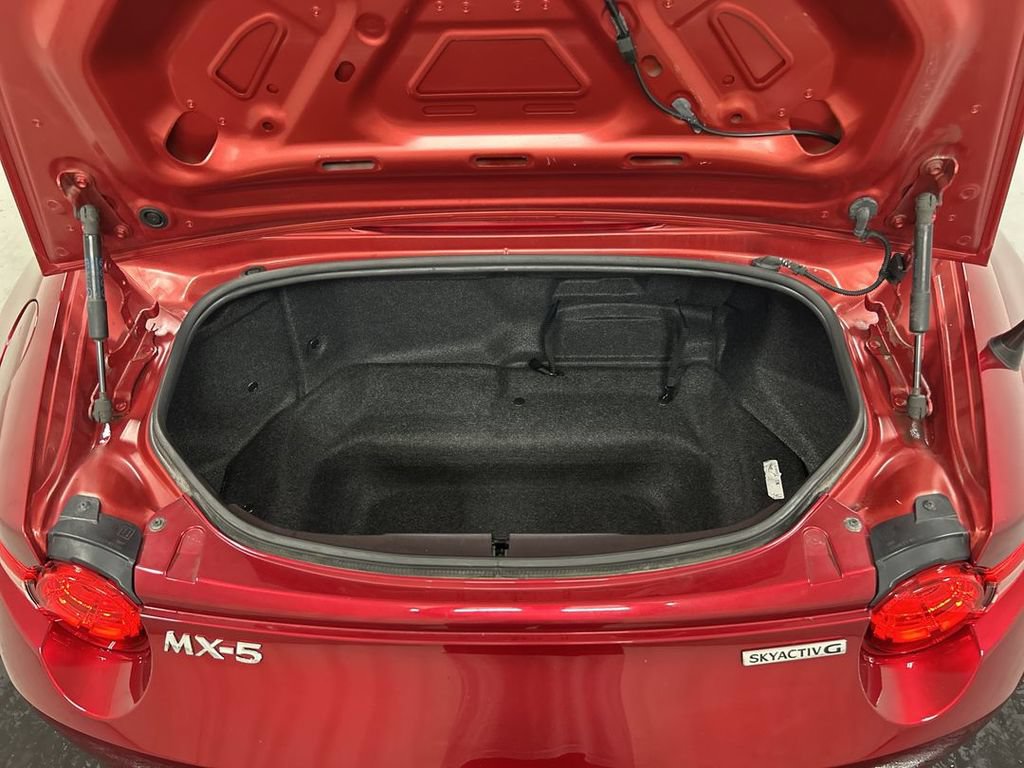 Used 2021 MAZDA MX-5 Miata Grand Touring RWD image 21