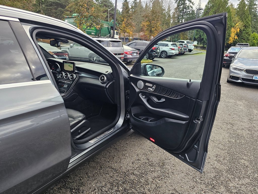 Used 2018 Mercedes-Benz GLC 300 4MATIC image 28