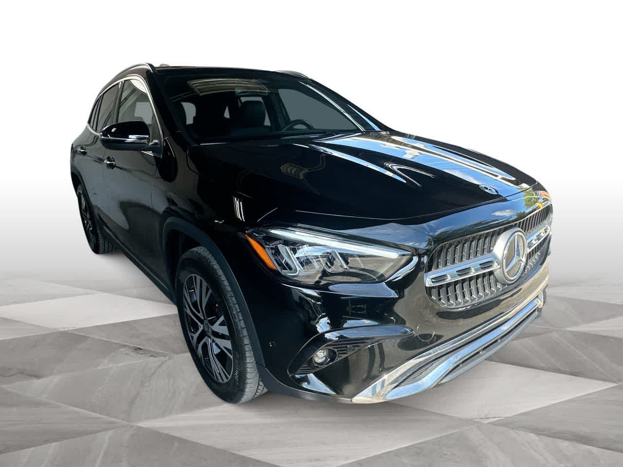 Used 2025 Mercedes-Benz GLA 250 4MATIC w/ Exclusive Package image 2