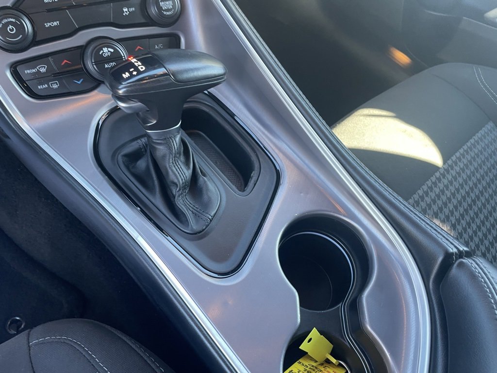 Used 2022 Dodge Challenger SXT image 17