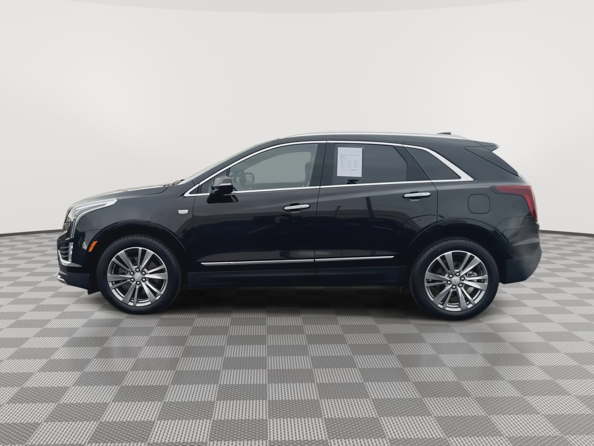 Certified 2025 Cadillac XT5 Premium Luxury image 5