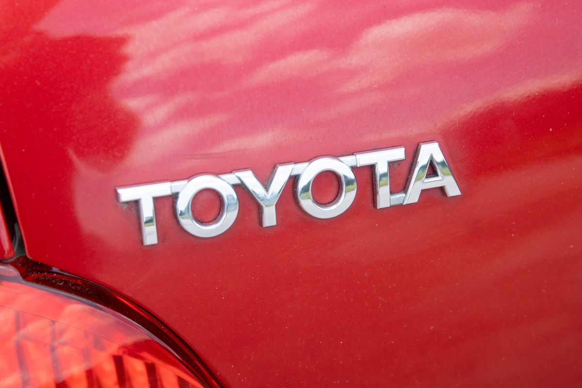 Used 2010 Toyota Yaris Sedan FWD image 32