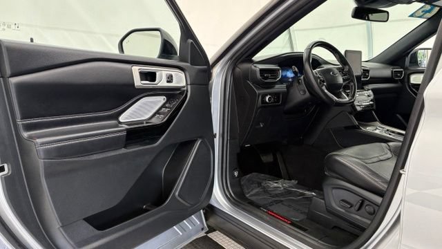 Used 2023 Ford Explorer ST AWD/4WD image 40