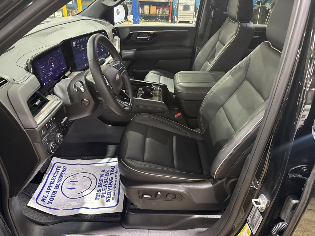 Used 2025 Chevrolet Tahoe Premier w/ Sun And Tow Package image 16
