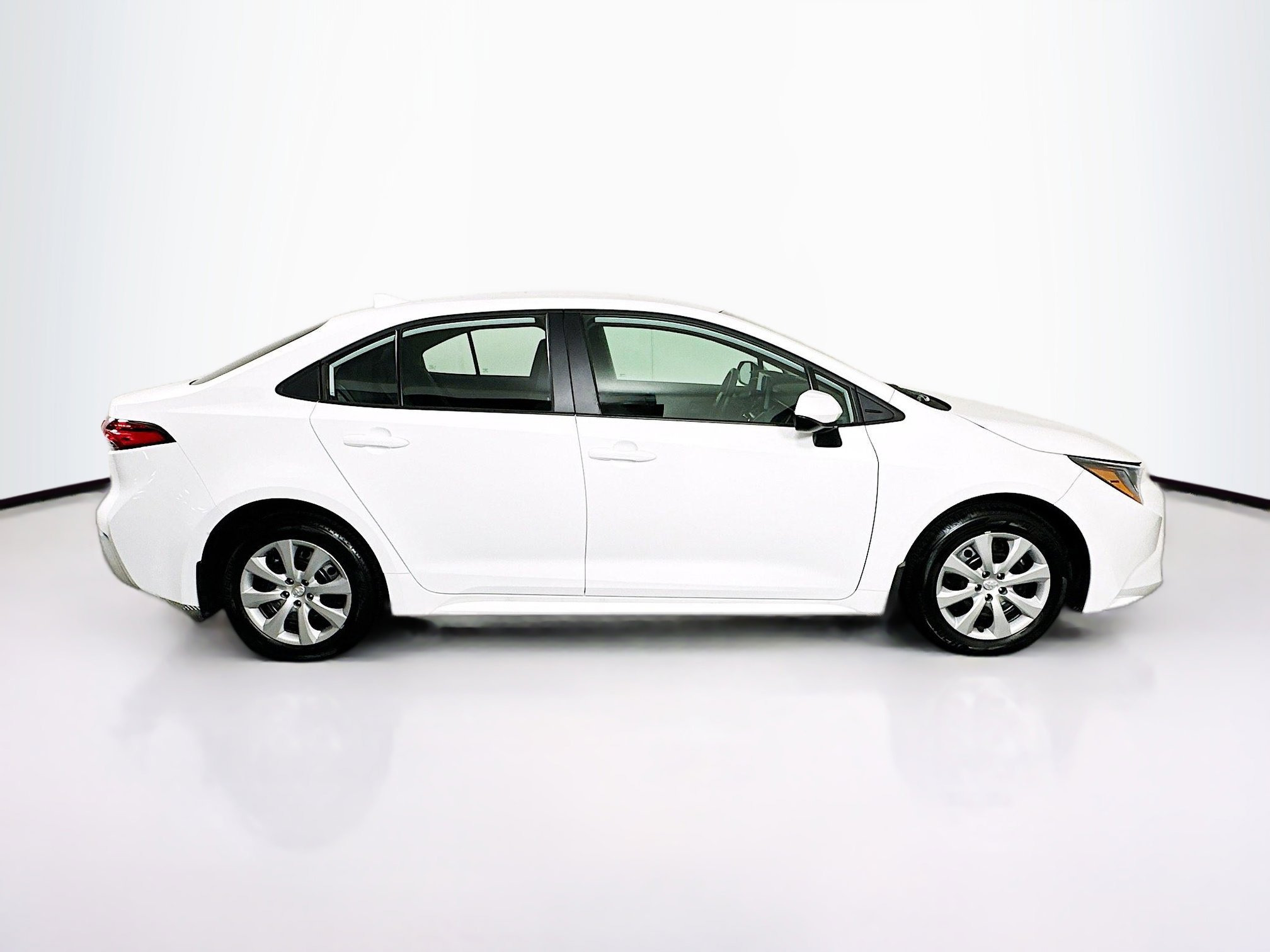 Used 2025 Toyota Corolla LE image 10