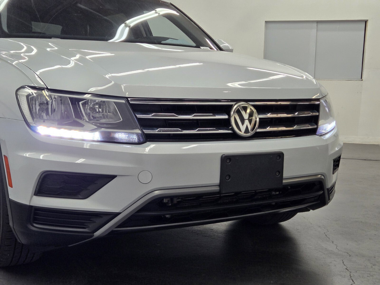 Used 2018 Volkswagen Tiguan SE FWD image 5