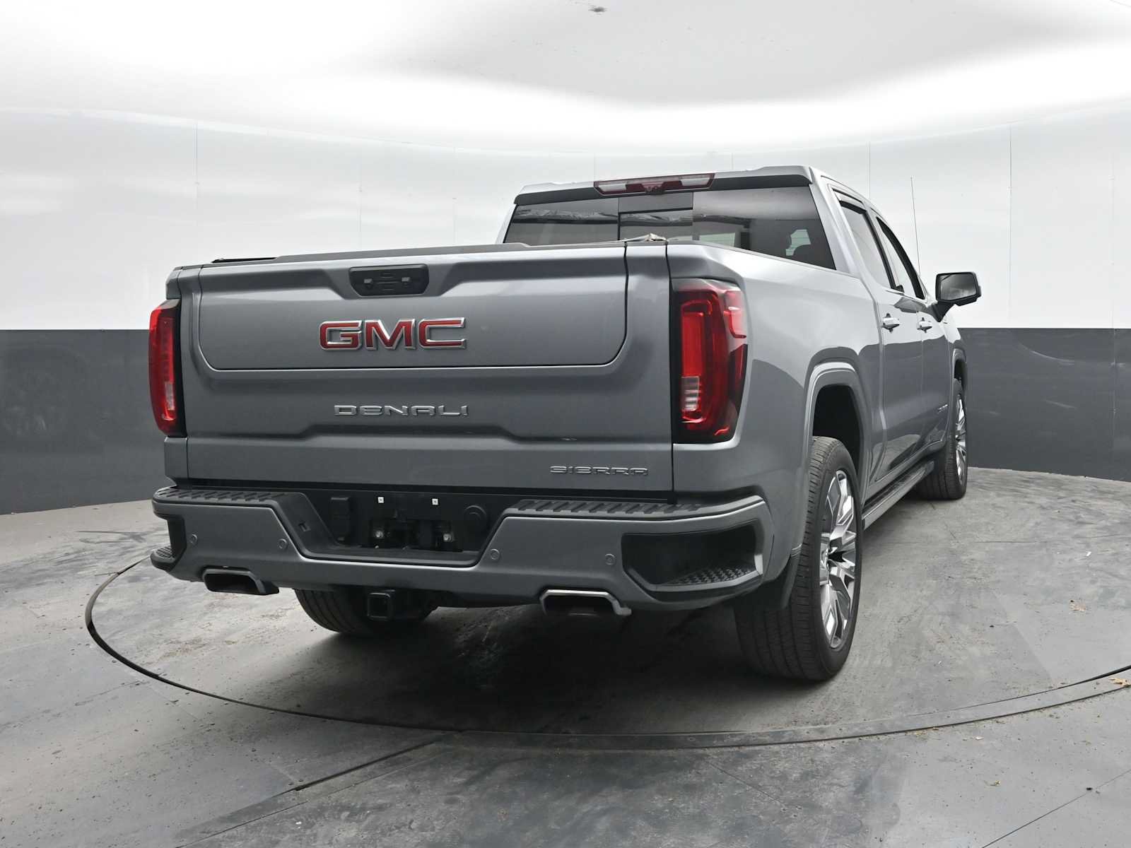 Used 2025 GMC Sierra 1500 Denali w/ Denali Reserve Package AWD/4WD image 10