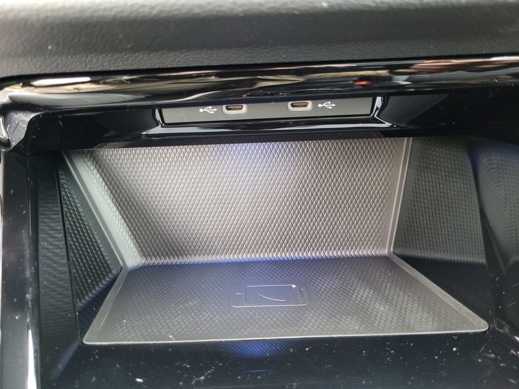 New 2024 Volkswagen GTI SE FWD image 21