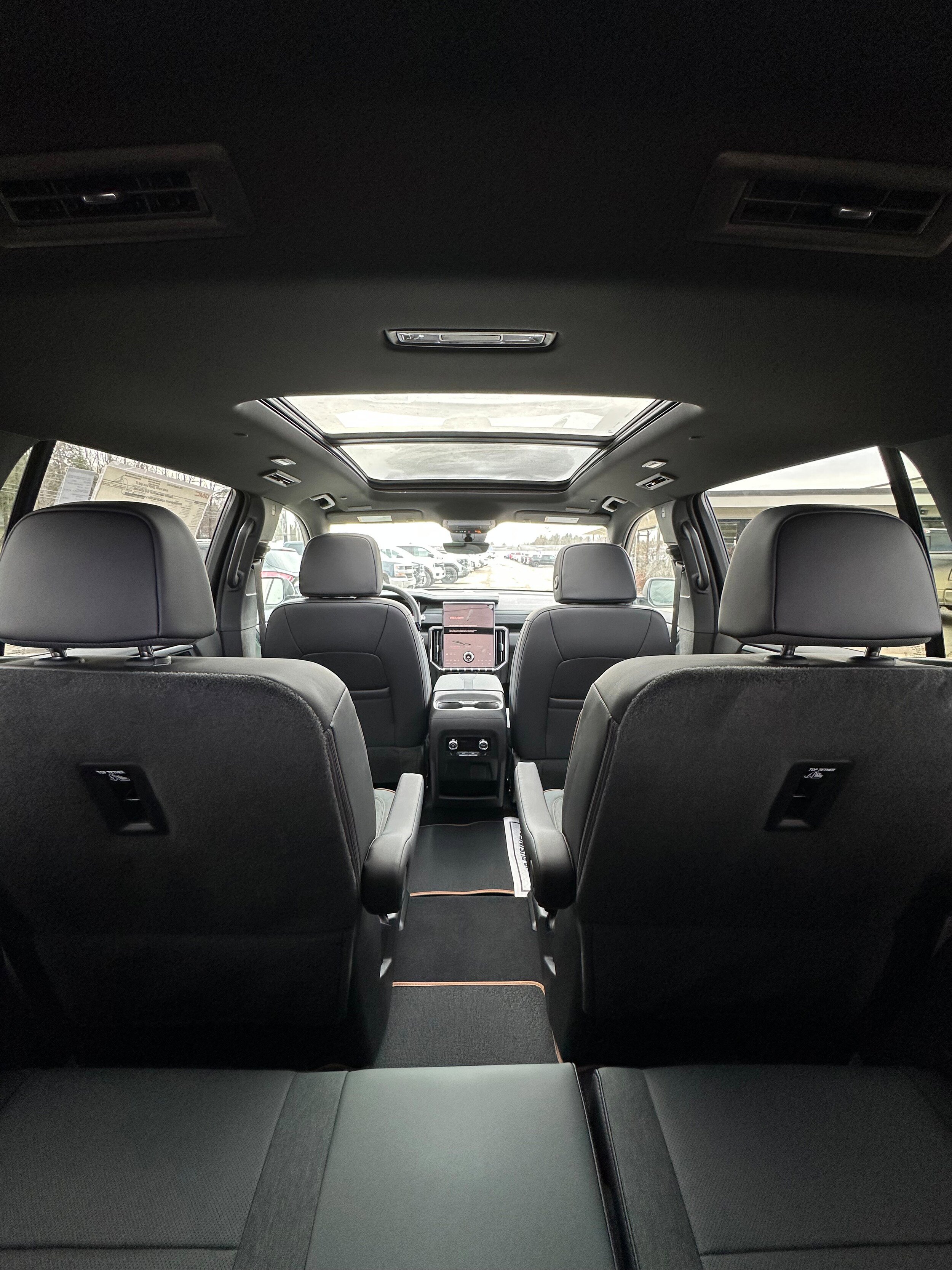 New 2026 GMC Acadia AT4 w/ Luxury Package AWD/4WD image 28