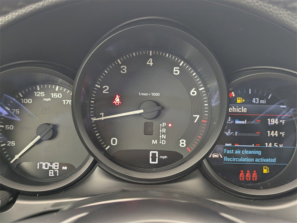 Used 2023 Porsche Macan Turbo image 18