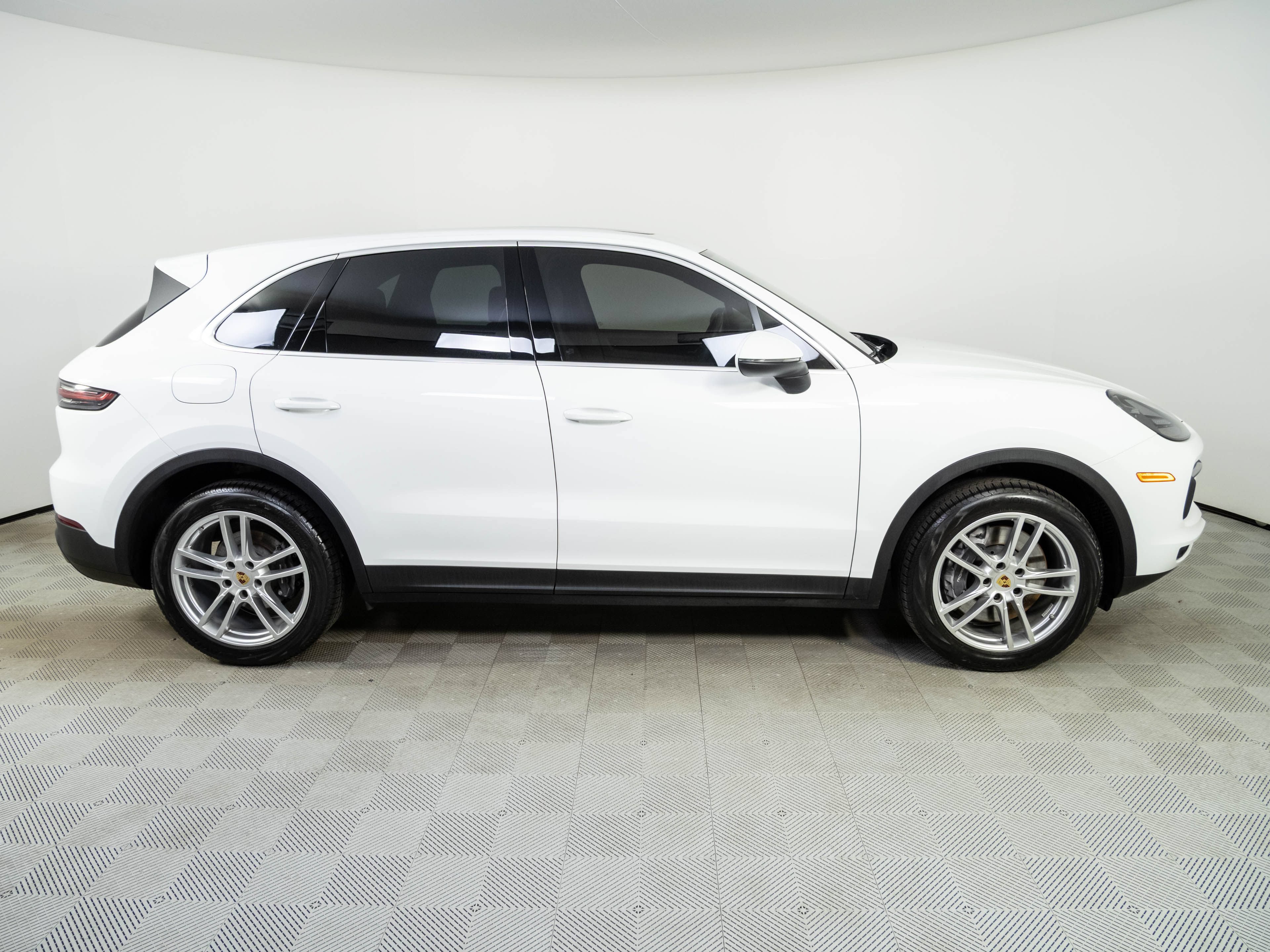 Certified 2023 Porsche Cayenne AWD/4WD image 27
