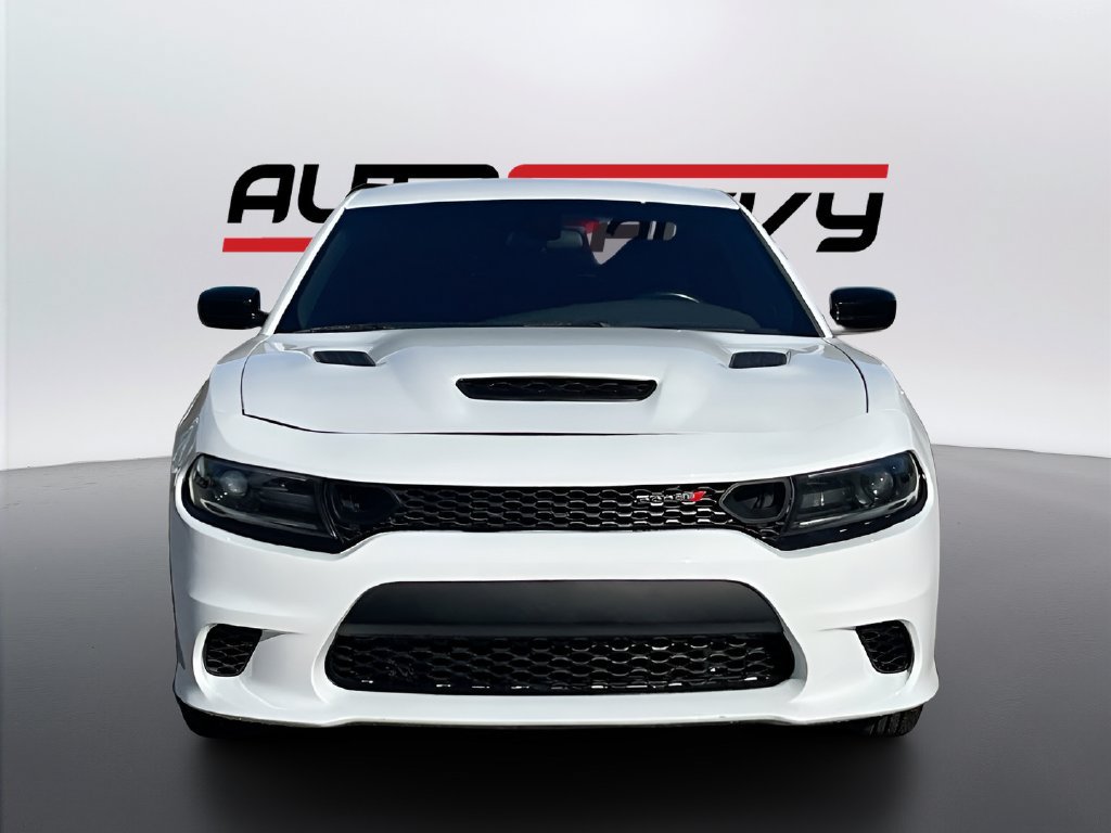 Used 2023 Dodge Charger SXT RWD image 2