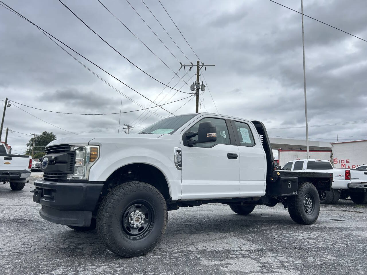 Used 2019 Ford F250 XL w/ Power Equipment Group AWD/4WD image 1