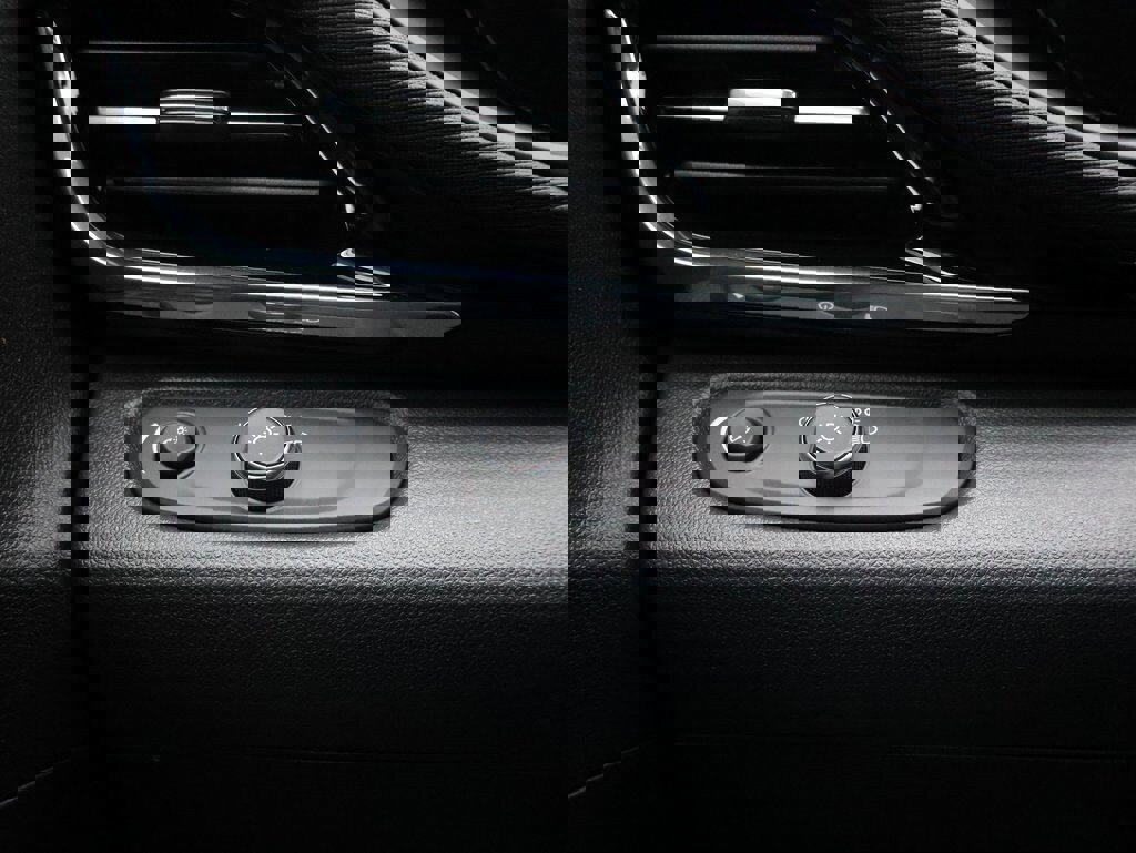 Used 2025 Buick Envista Avenir image 32