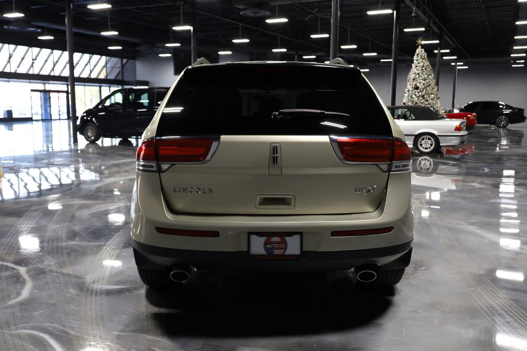 Used 2011 Lincoln MKX 2WD w/ Wood Pkg image 6