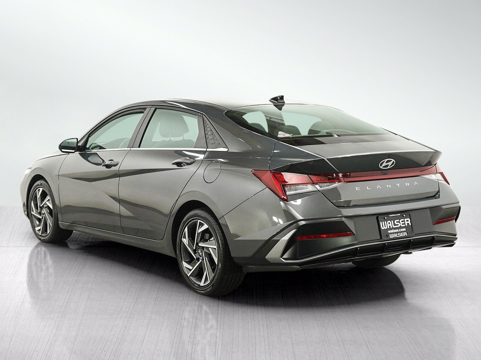 Used 2025 Hyundai Elantra SEL FWD image 3