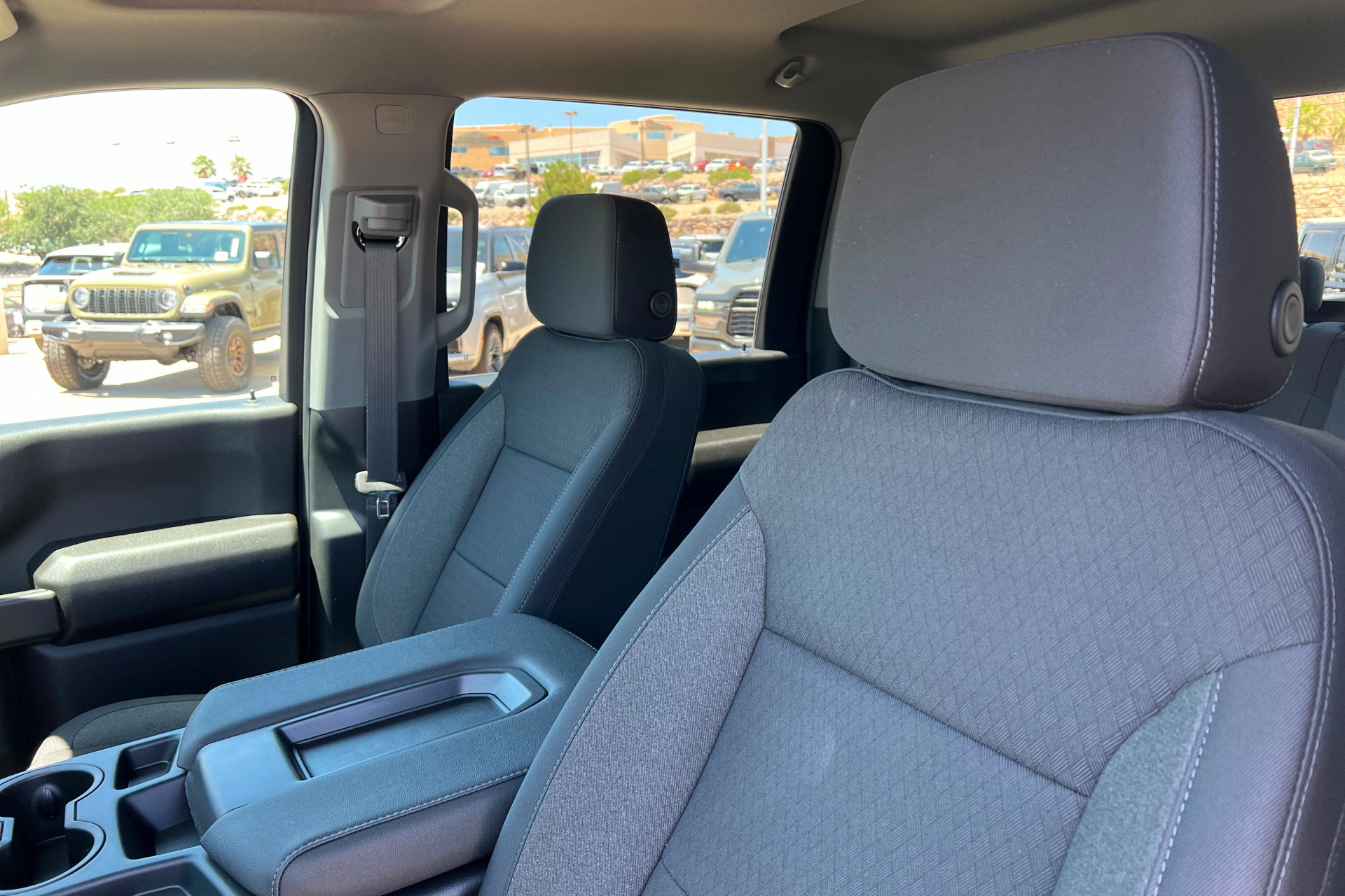 New 2026 Chevrolet Silverado 2500 Custom w/ Custom Value Package AWD/4WD image 17