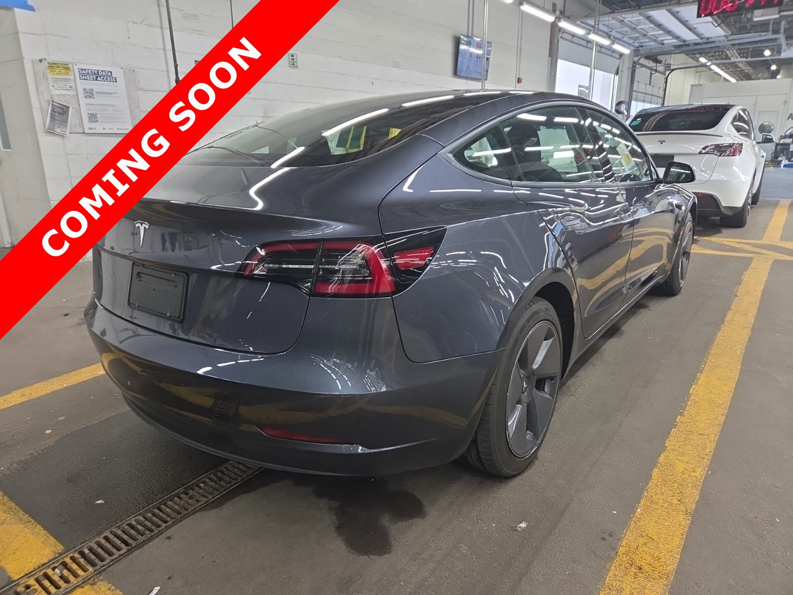 Used 2023 Tesla Model 3 Standard Range image 5