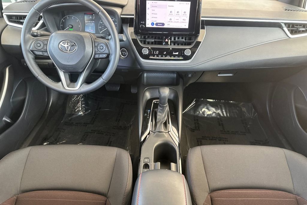 Used 2023 Toyota Corolla SE w/ SE Package image 4