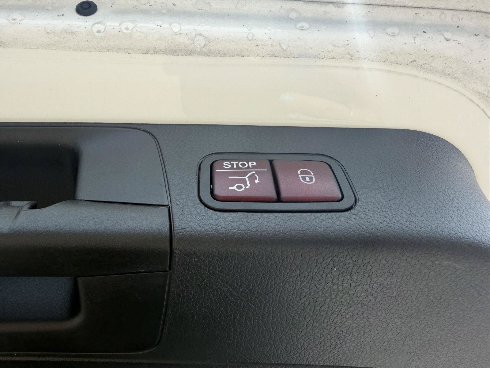 Certified 2024 Mercedes-Benz GLB 250 image 23