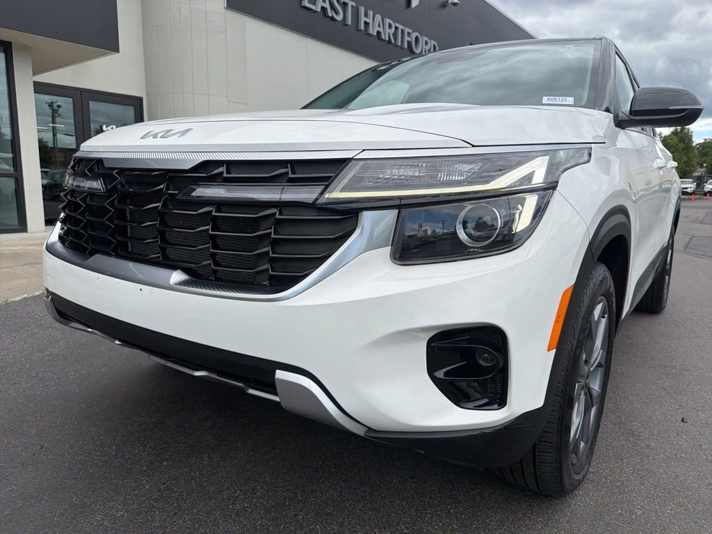 Certified 2024 Kia Seltos S AWD/4WD image 3