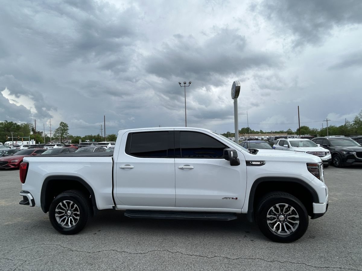 Used 2022 GMC Sierra 1500 AT4 w/ AT4 Premium Package AWD/4WD image 3