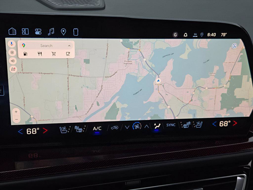 New 2027 Chevrolet Traverse RS w/ LPO, Floor Liner Package AWD/4WD image 32