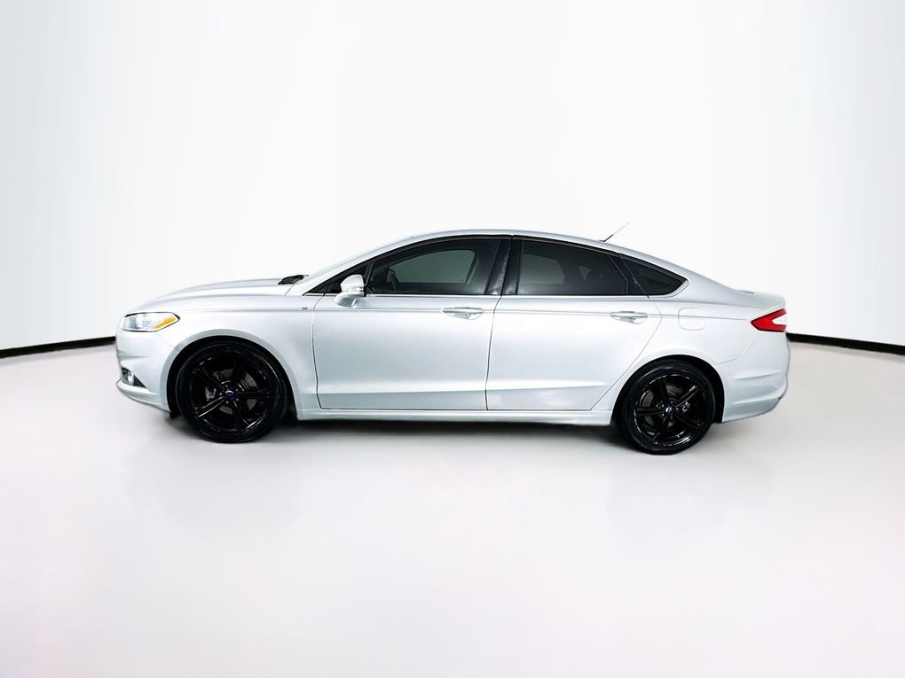 Used 2016 Ford Fusion SE image 6