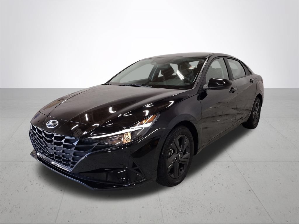 Certified 2023 Hyundai Elantra SEL w/ Preferred Accessory Package FWD image 2