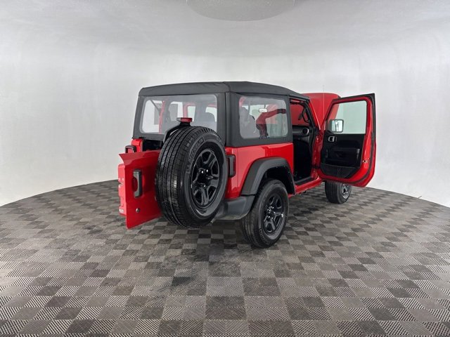 Used 2022 Jeep Wrangler Sport image 14
