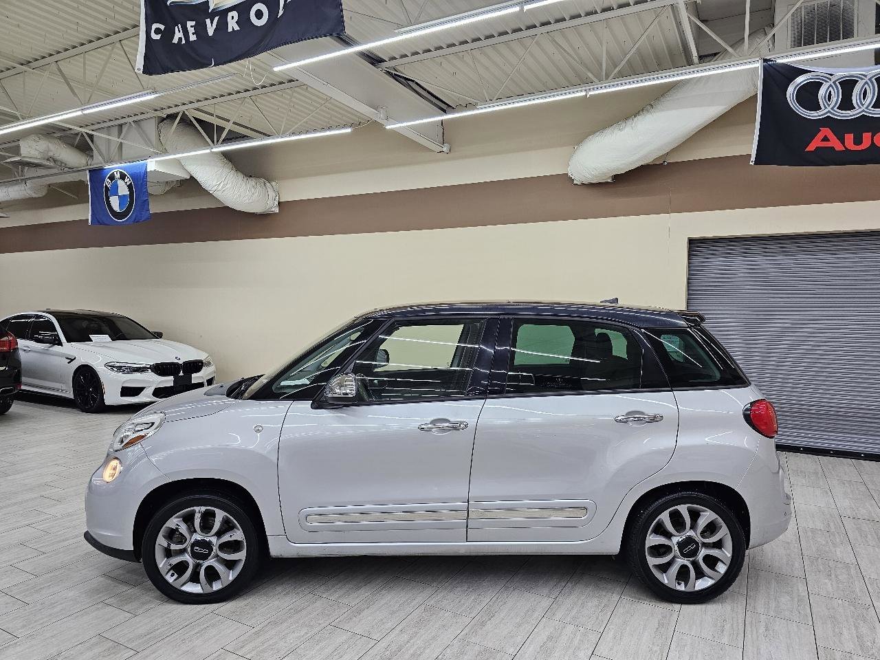 Used 2017 FIAT 500L Lounge w/ Premium Package FWD image 10