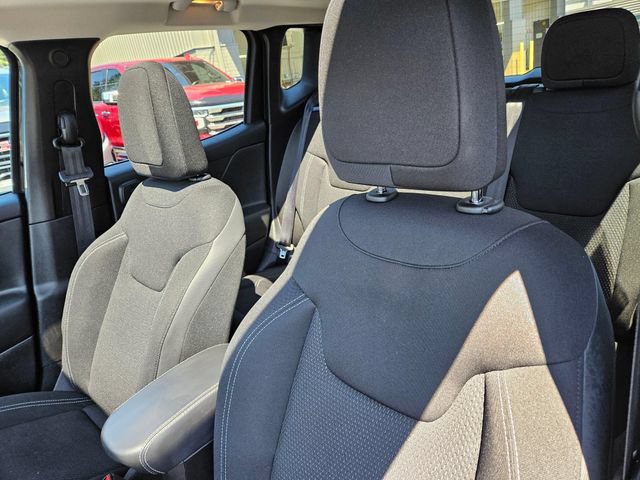 Used 2023 Jeep Renegade Altitude w/ Sun/Sound Group AWD/4WD image 20