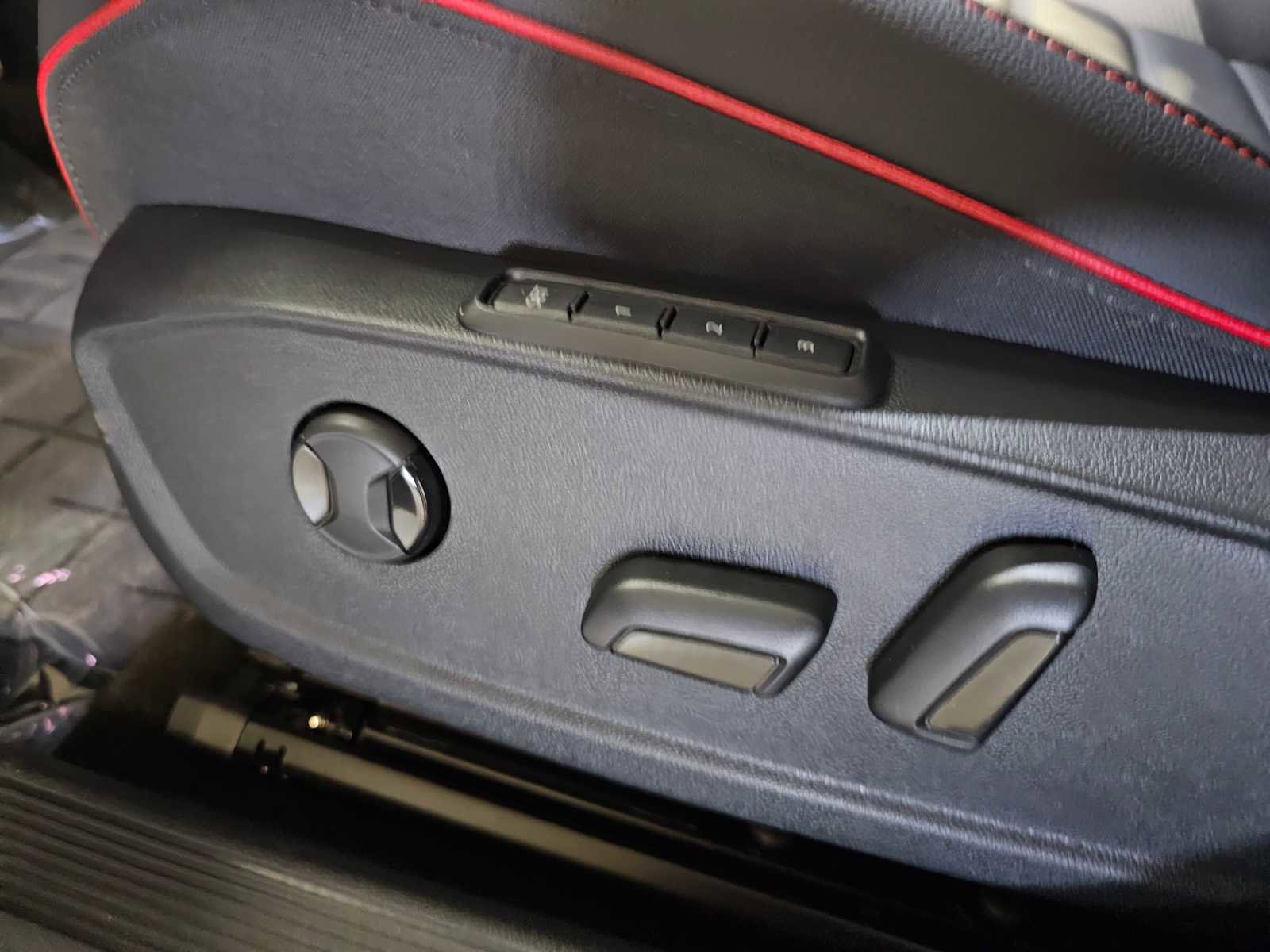 Used 2024 Volkswagen GTI SE FWD image 26