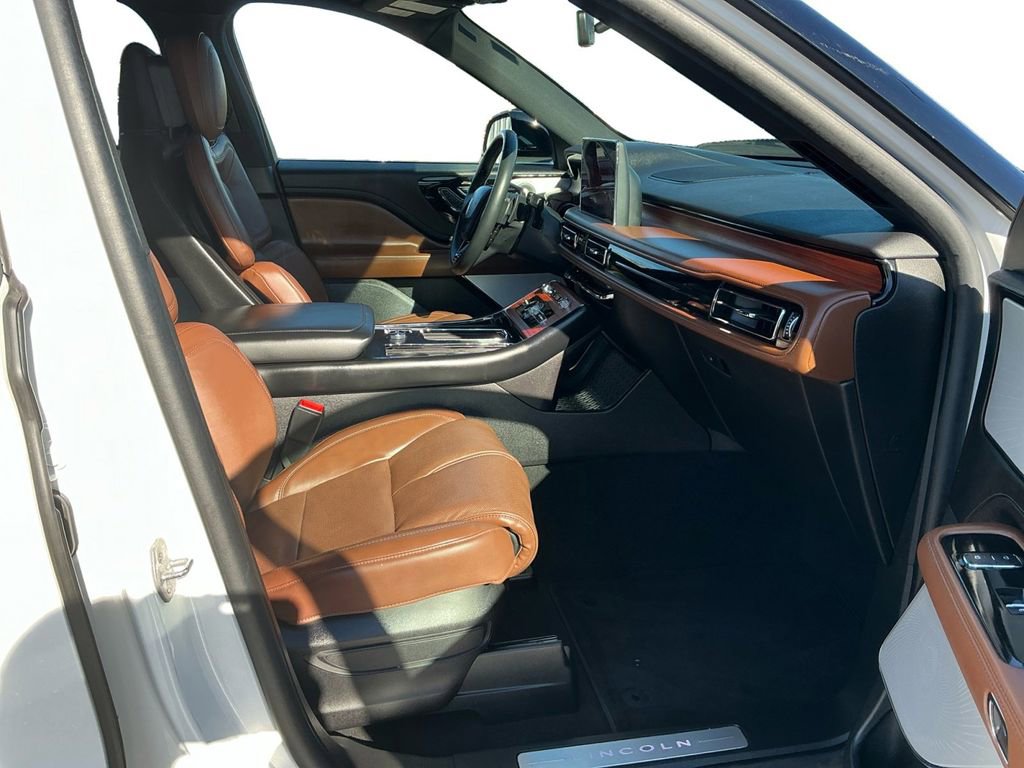 Used 2024 Lincoln Aviator Reserve w/ Equipment Group 201A image 22