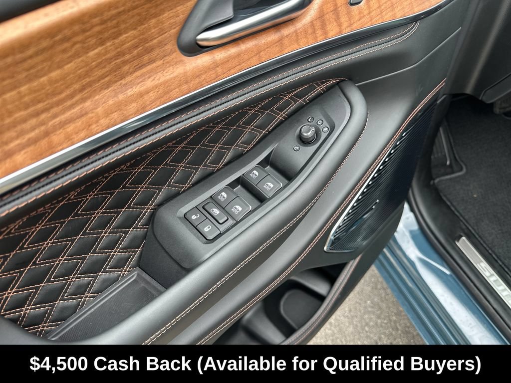 New 2026 Jeep Grand Cherokee L Summit w/ Obsidian Package AWD/4WD image 18