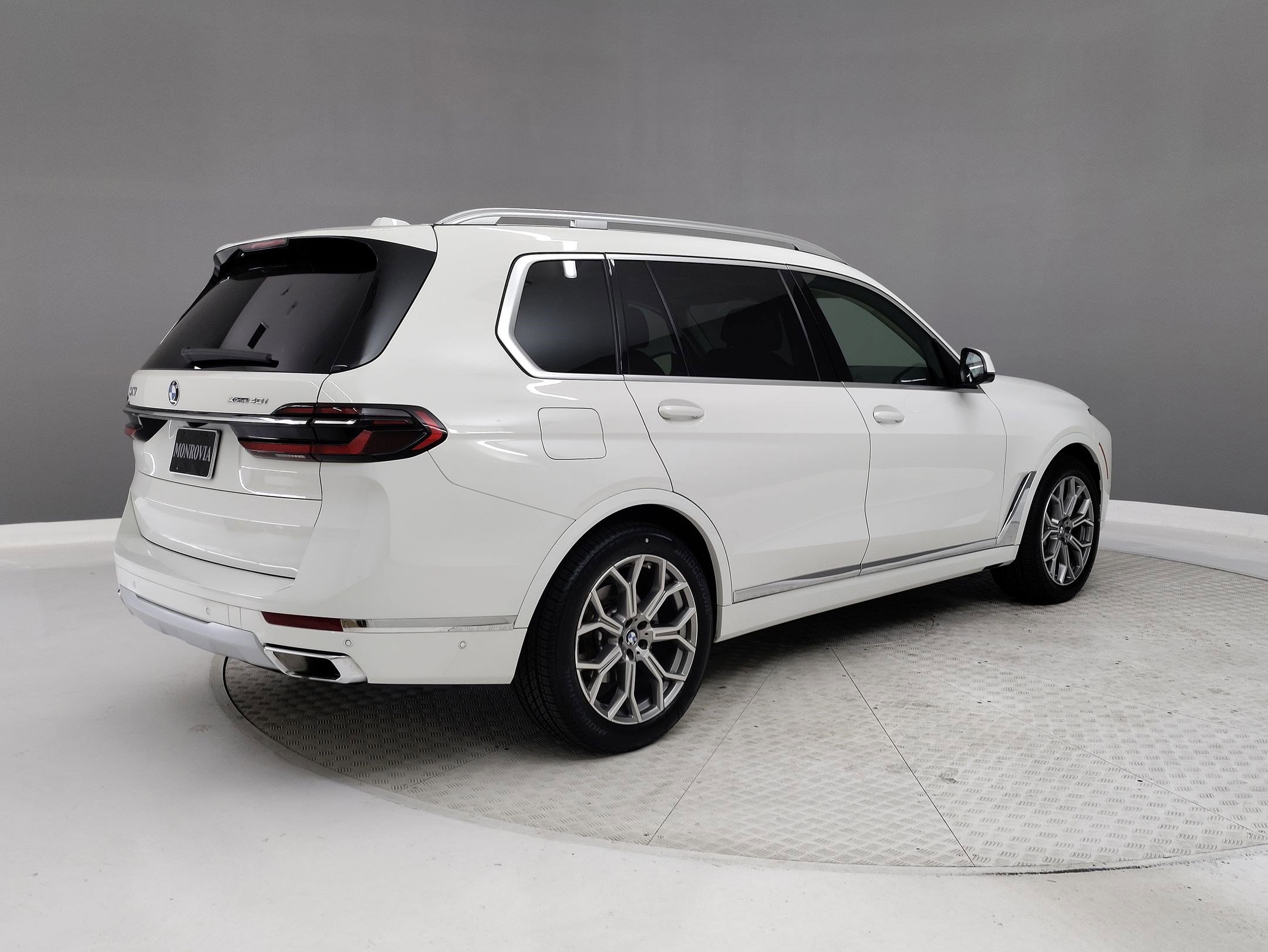 Certified 2024 BMW X7 xDrive40i w/ Parking Assistance Package image 6