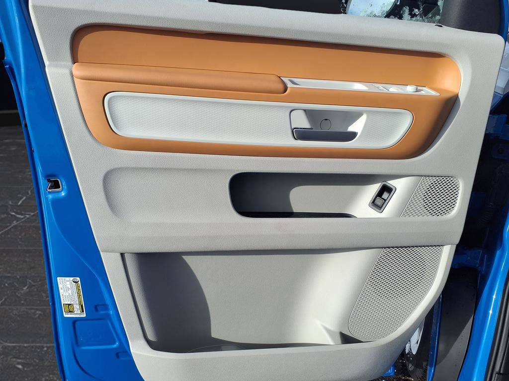 New 2025 Volkswagen ID. Buzz 1st Edition image 13