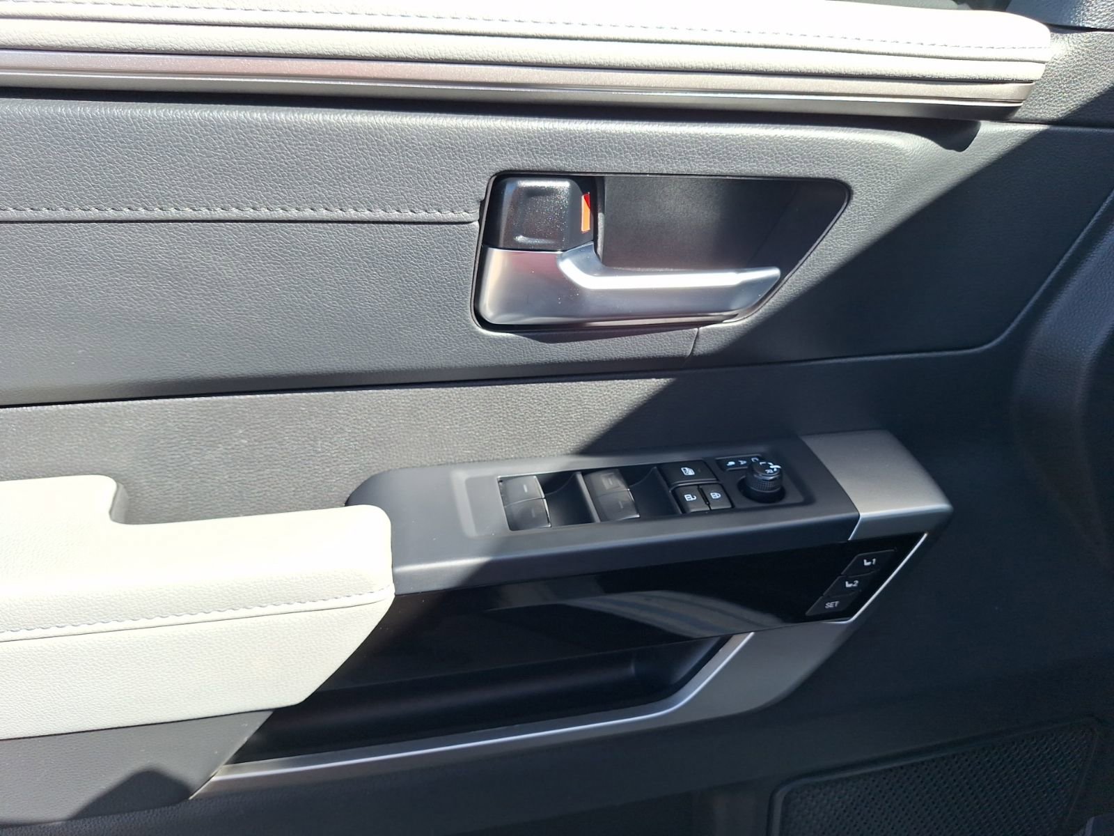 Used 2024 Toyota Sequoia Limited image 17