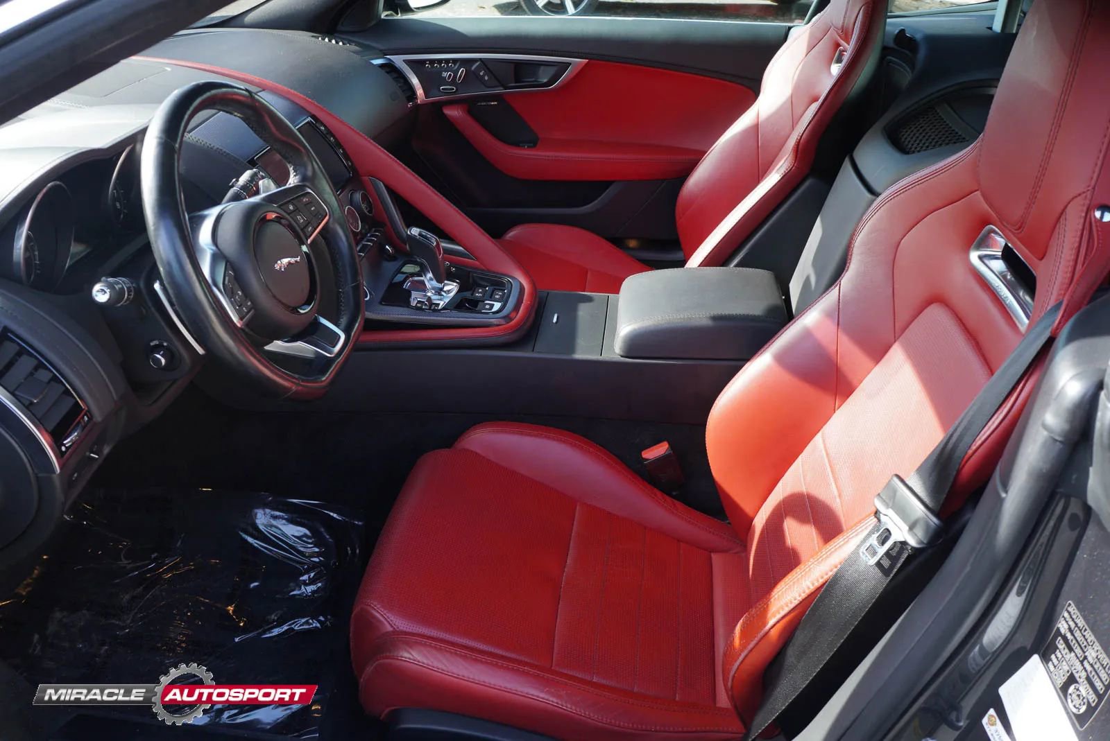 Used 2018 Jaguar F-TYPE R-Dynamic AWD/4WD image 18