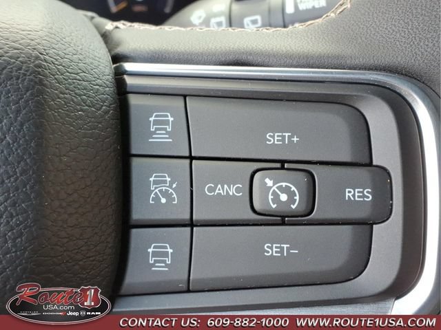 Certified 2024 Jeep Wagoneer Series II AWD/4WD image 33