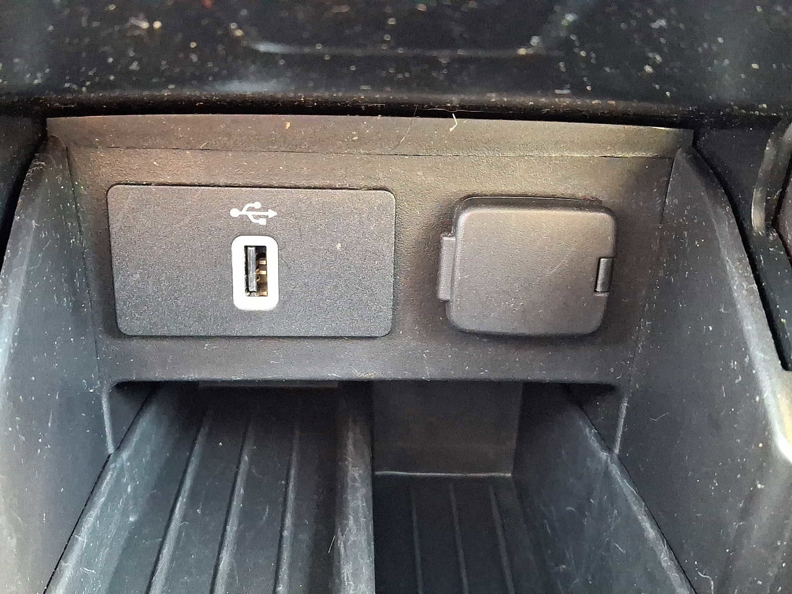 Certified 2018 Ford Explorer Platinum image 25