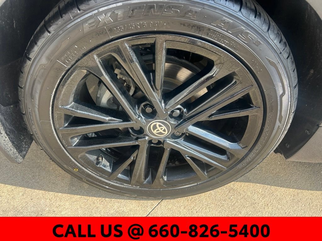 Used 2025 Toyota Camry SE FWD image 6