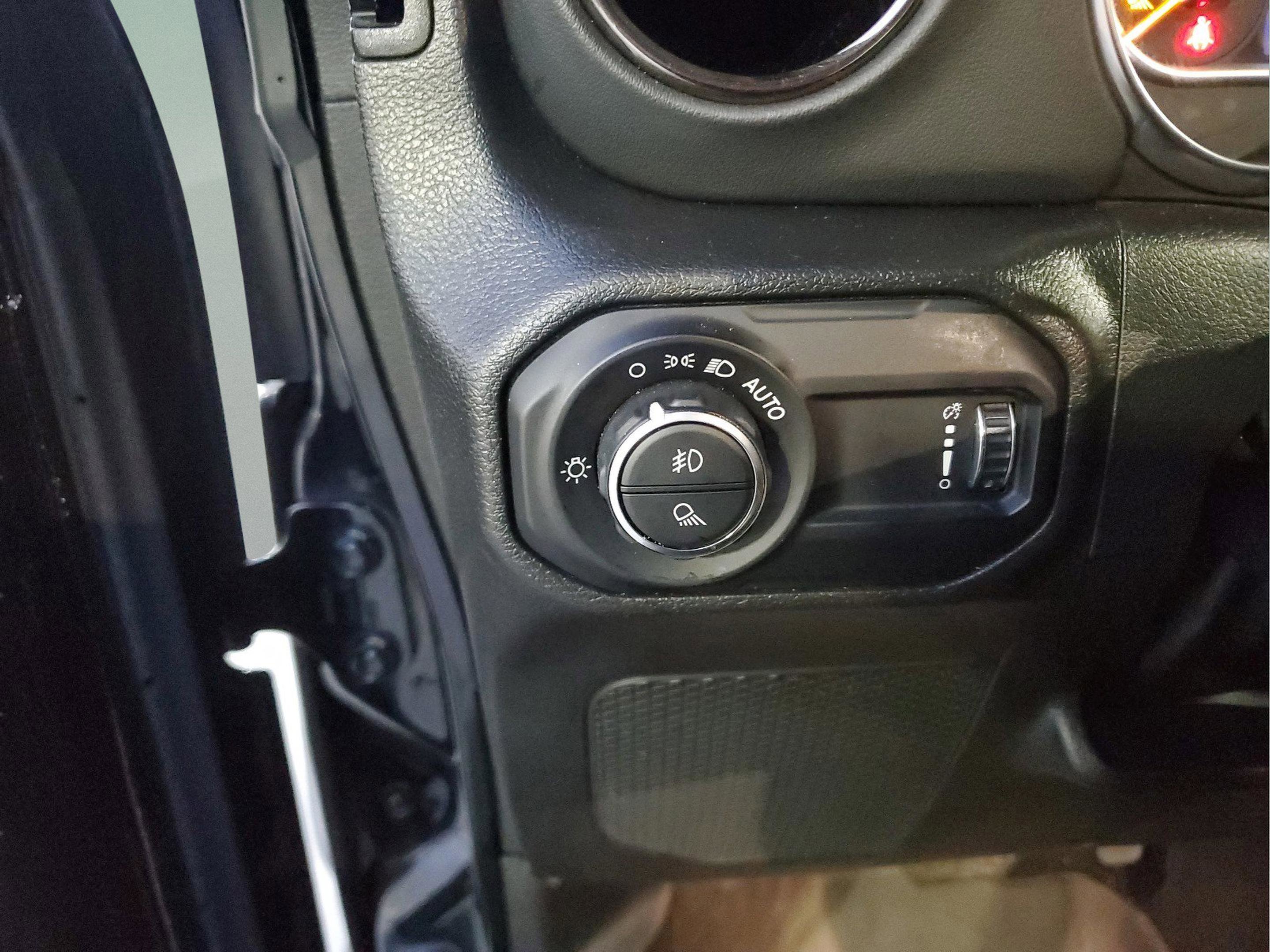 Used 2023 Jeep Gladiator Overland AWD/4WD image 28