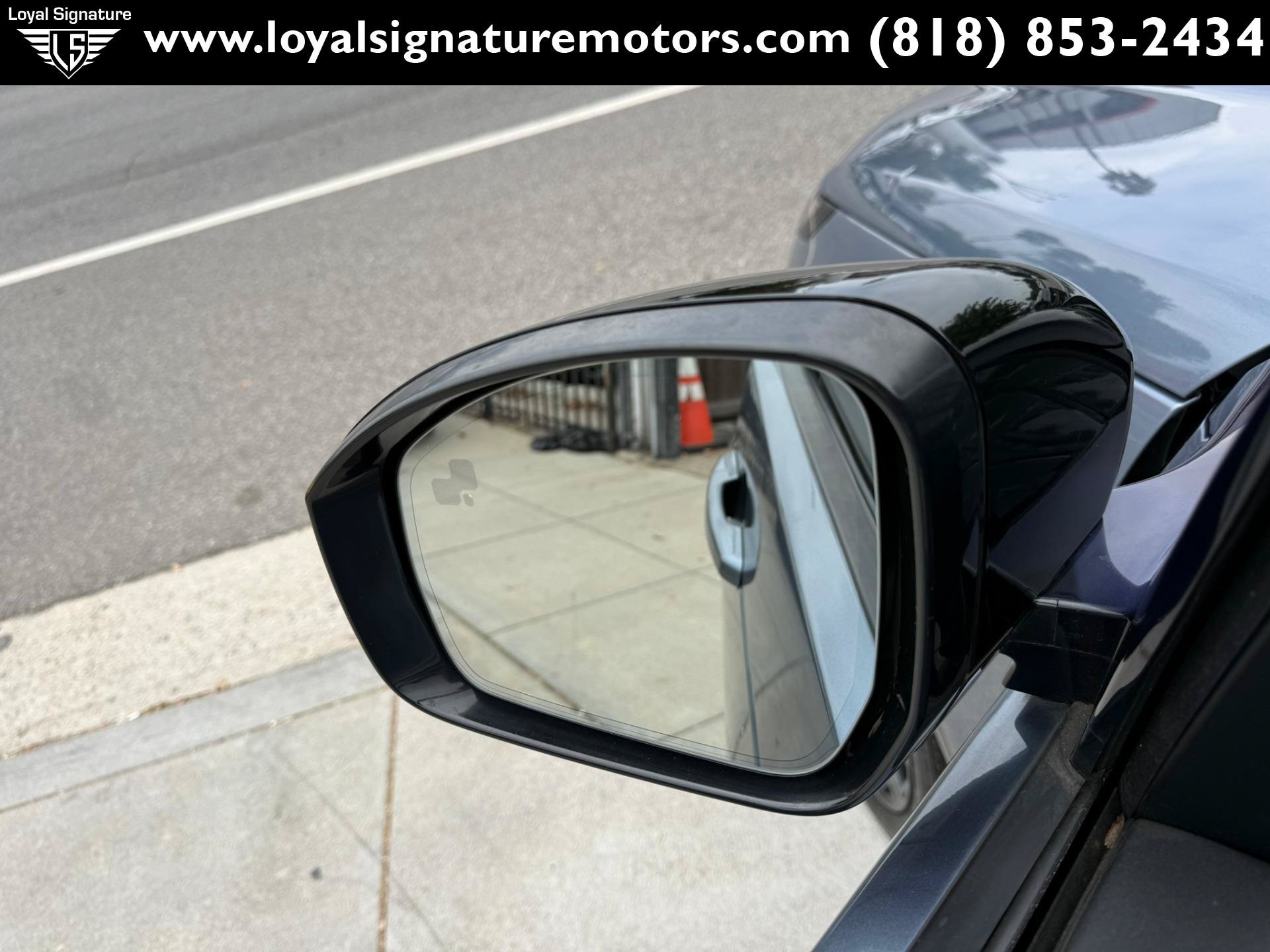 Used 2019 Land Rover Discovery HSE AWD/4WD image 29