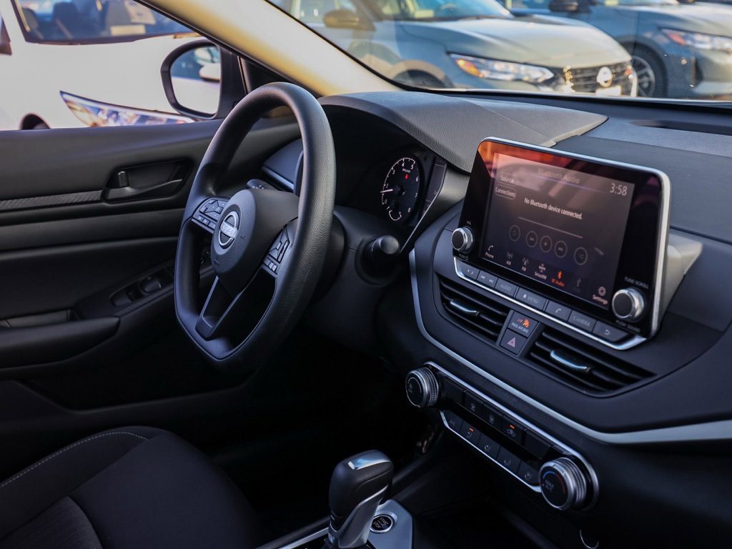 Used 2025 Nissan Altima 2.5 S image 19