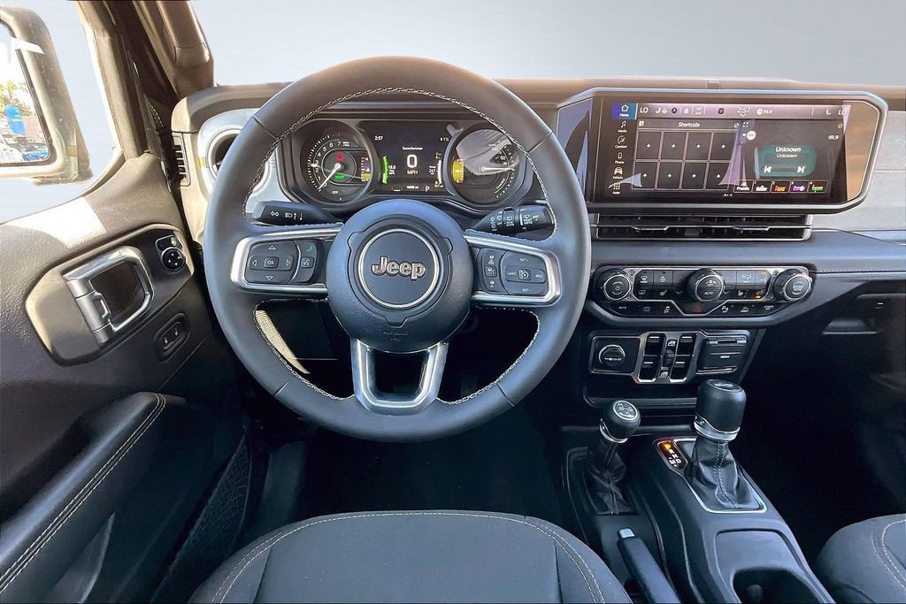 Certified 2025 Jeep Wrangler Unlimited Sahara w/ Safety Group AWD/4WD image 5