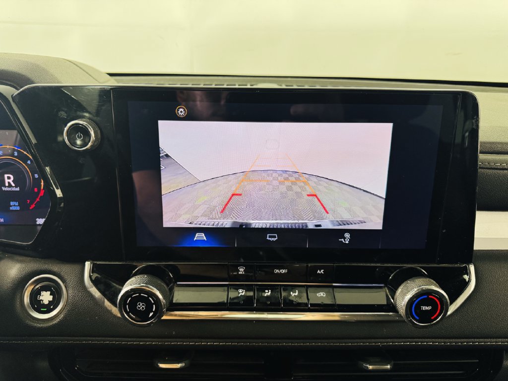 Used 2024 Chevrolet Colorado LT RWD image 17