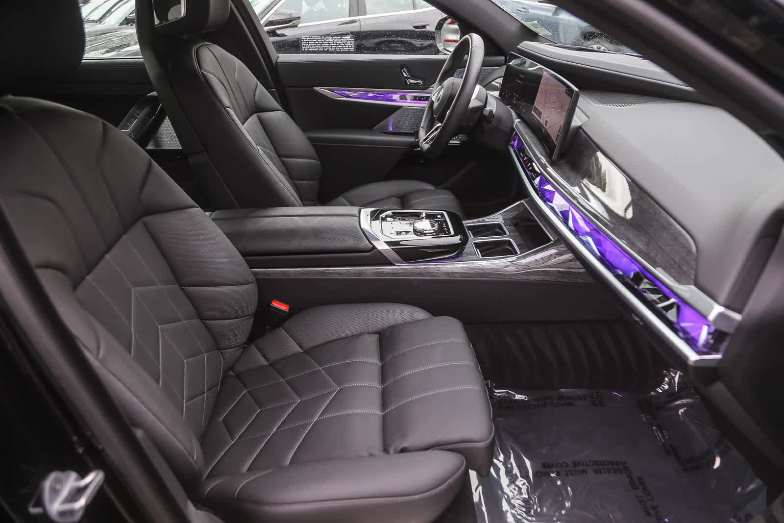 Used 2025 BMW i7 eDrive50 w/ M Sport Package image 13