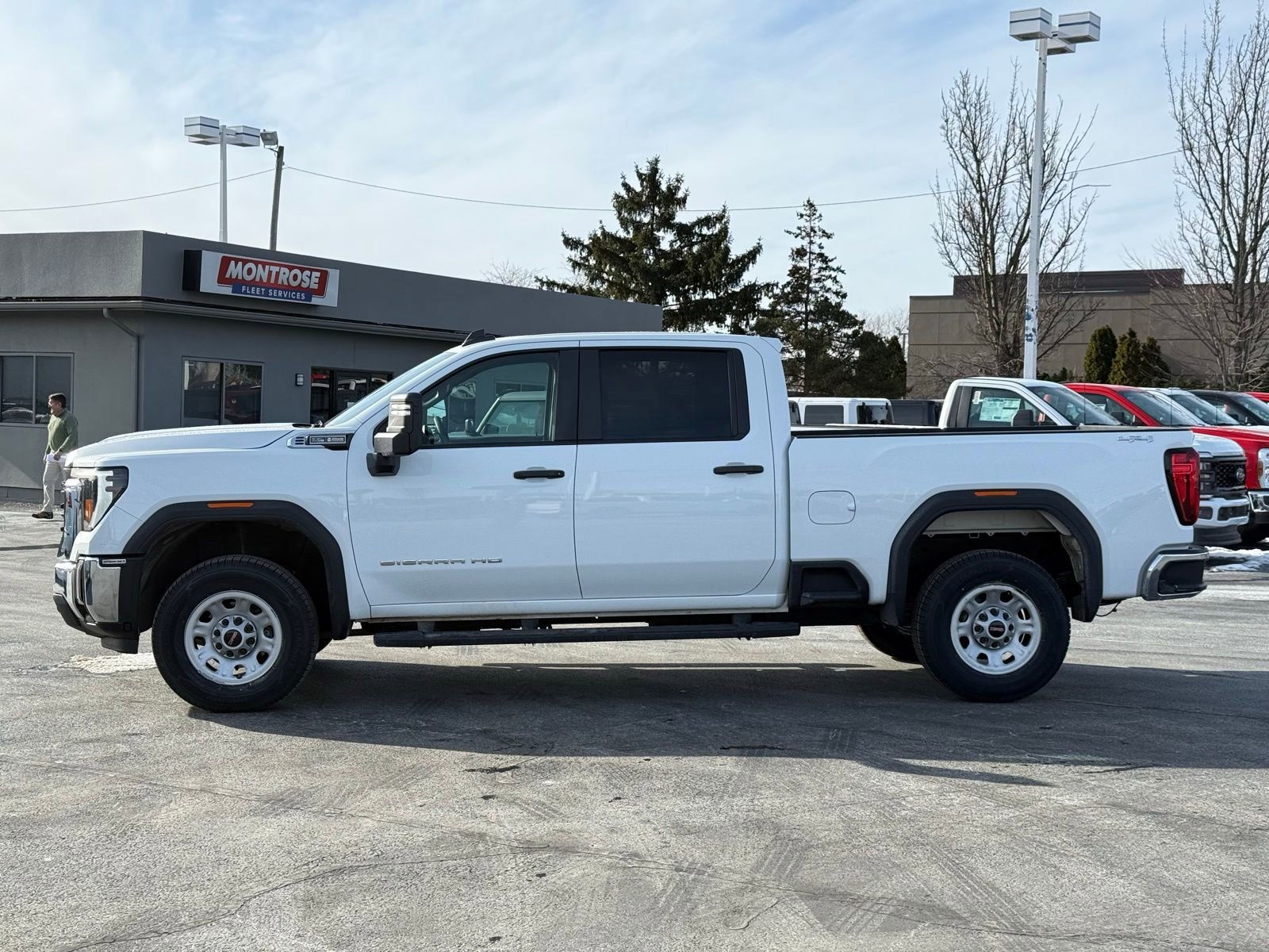 Used 2024 GMC Sierra 2500 Pro w/ Convenience Package image 6