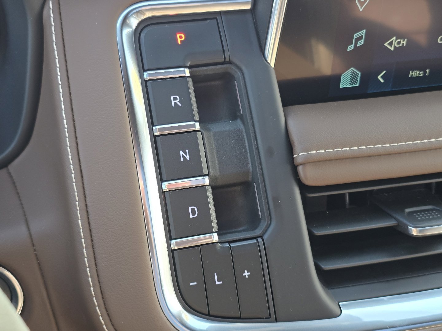 Used 2023 Chevrolet Tahoe High Country AWD/4WD image 14